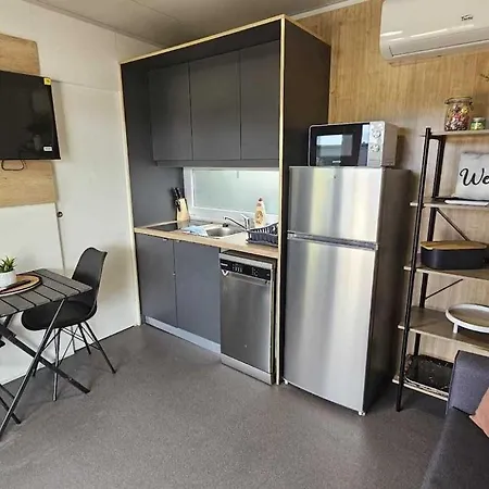 Vakantiehuis Mobile Homes L & L With Shared Pool *