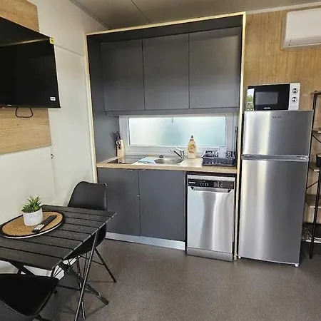 Mobile Homes L & L With Shared Pool
